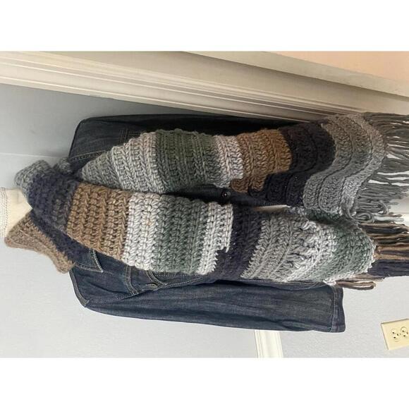 Handmade Chunky Knit Multicolor Scarf with Fringe - Picture 1 of 6